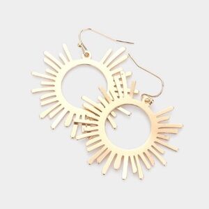 Metal Sun Dangle Earrings in Gold